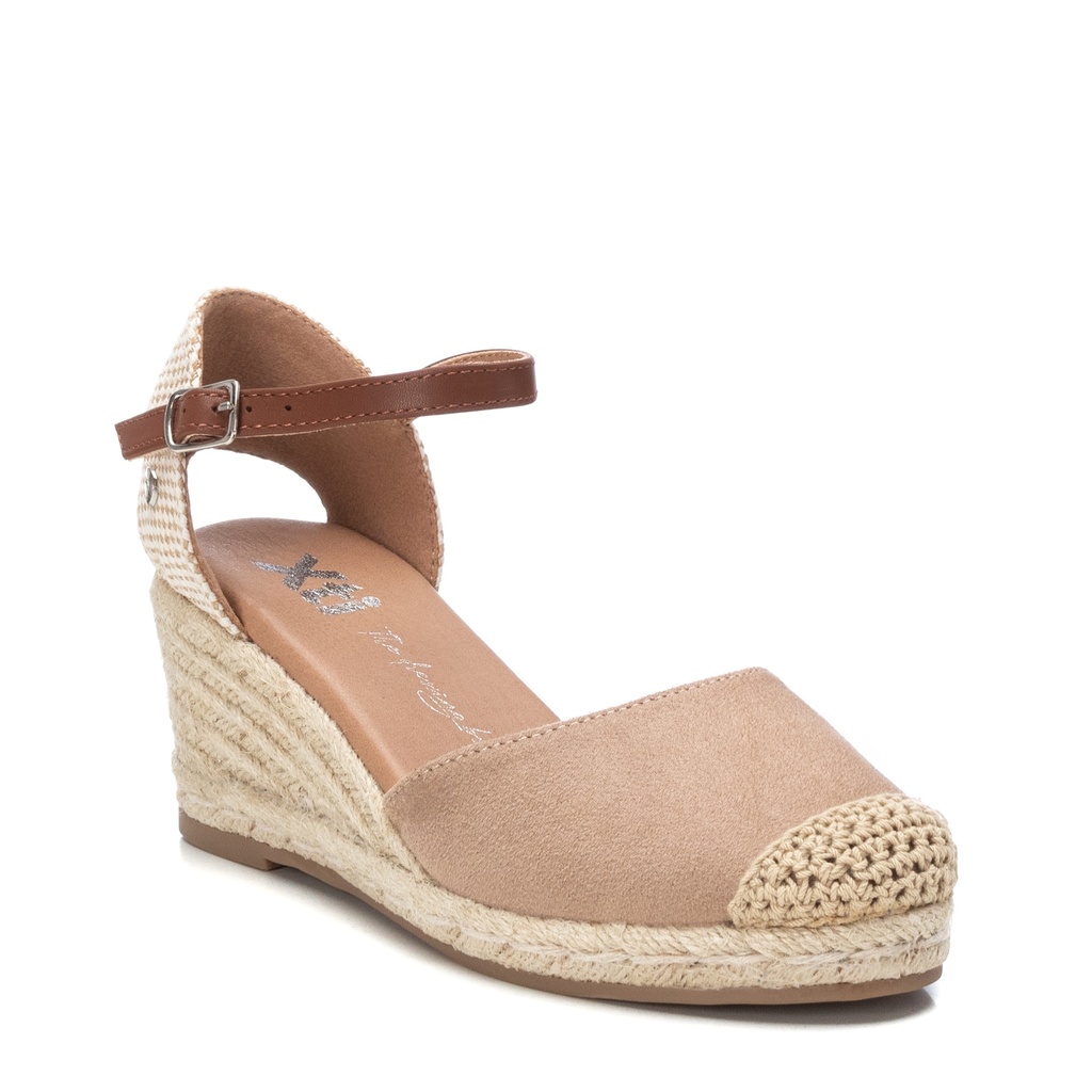 140746 / XTI / BEIGE / 8 PARES