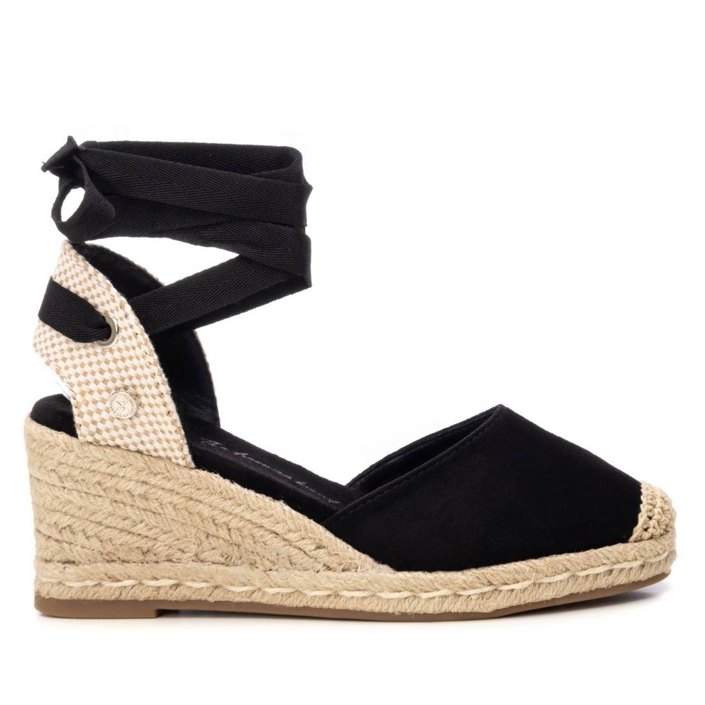 143841 / XTI / NEGRO / CAJA DE 8 PARES