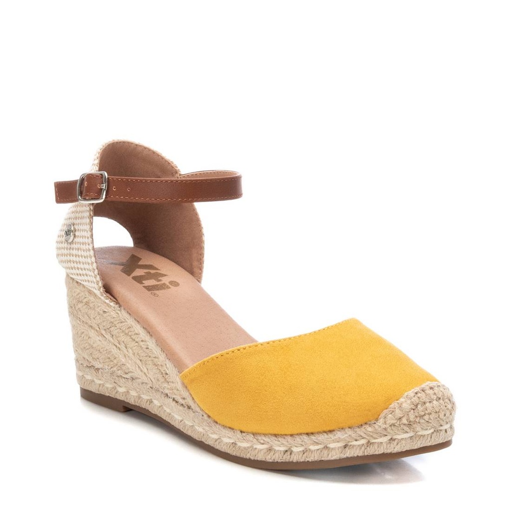 XTI / zapato sra antelina amarillo / CAJA DE 8 PARES
