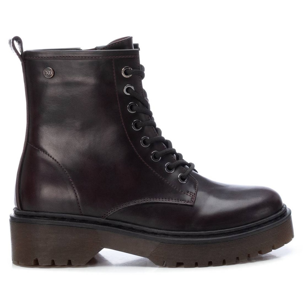 XTI / BURDEOS / MUJER / CAJA DE 8 PARES