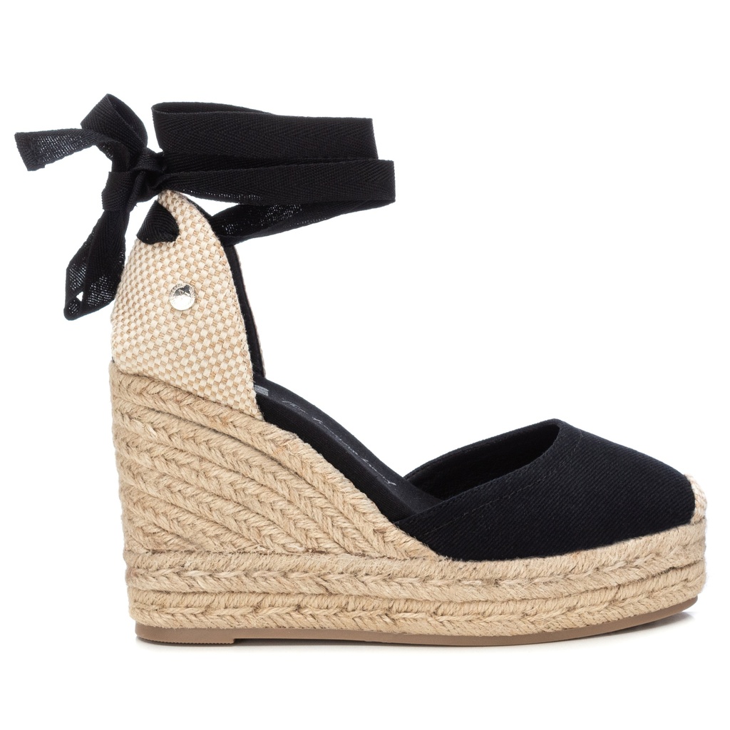 142381 / XTI / ZAPATO SRA TEXTIL NEGRO / 8 PARES