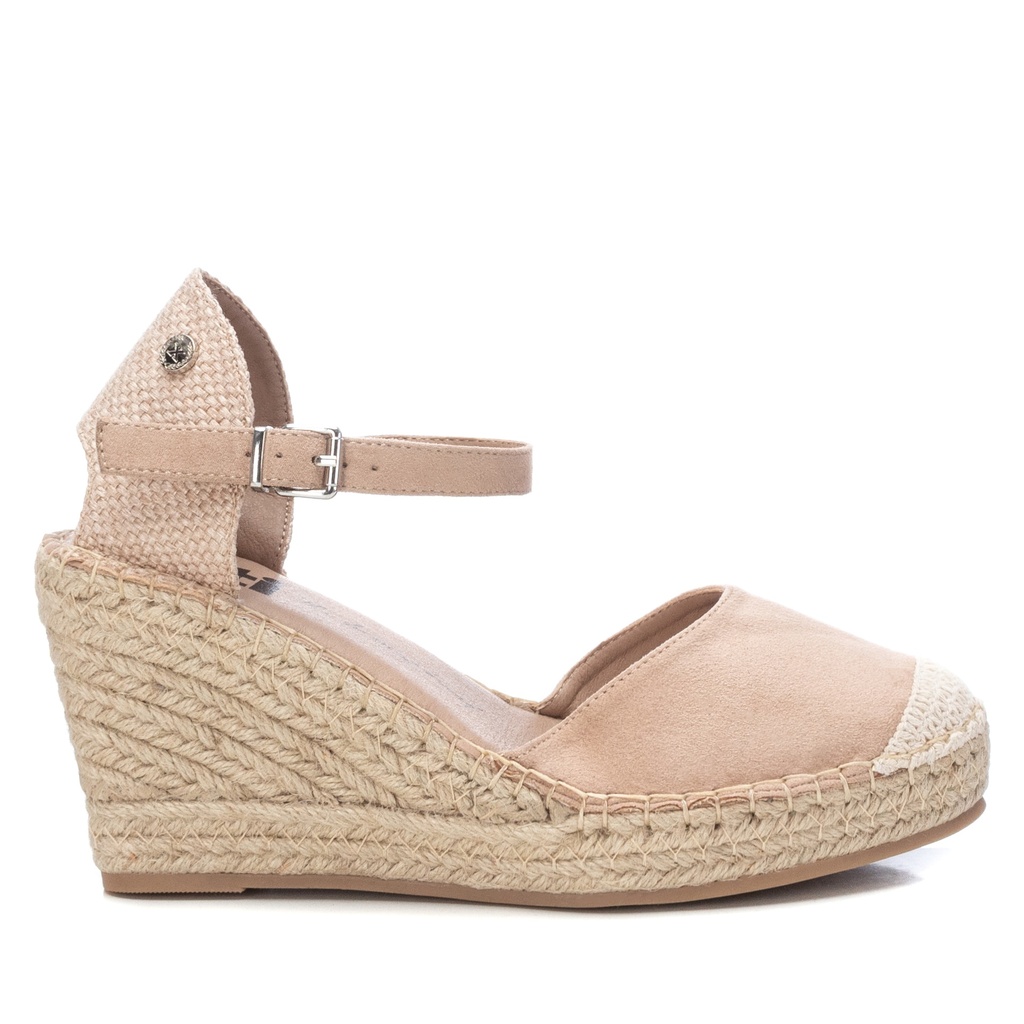 142382 / XTI / ZAPATO SRA ANTELINA BEIGE / 8 PARES