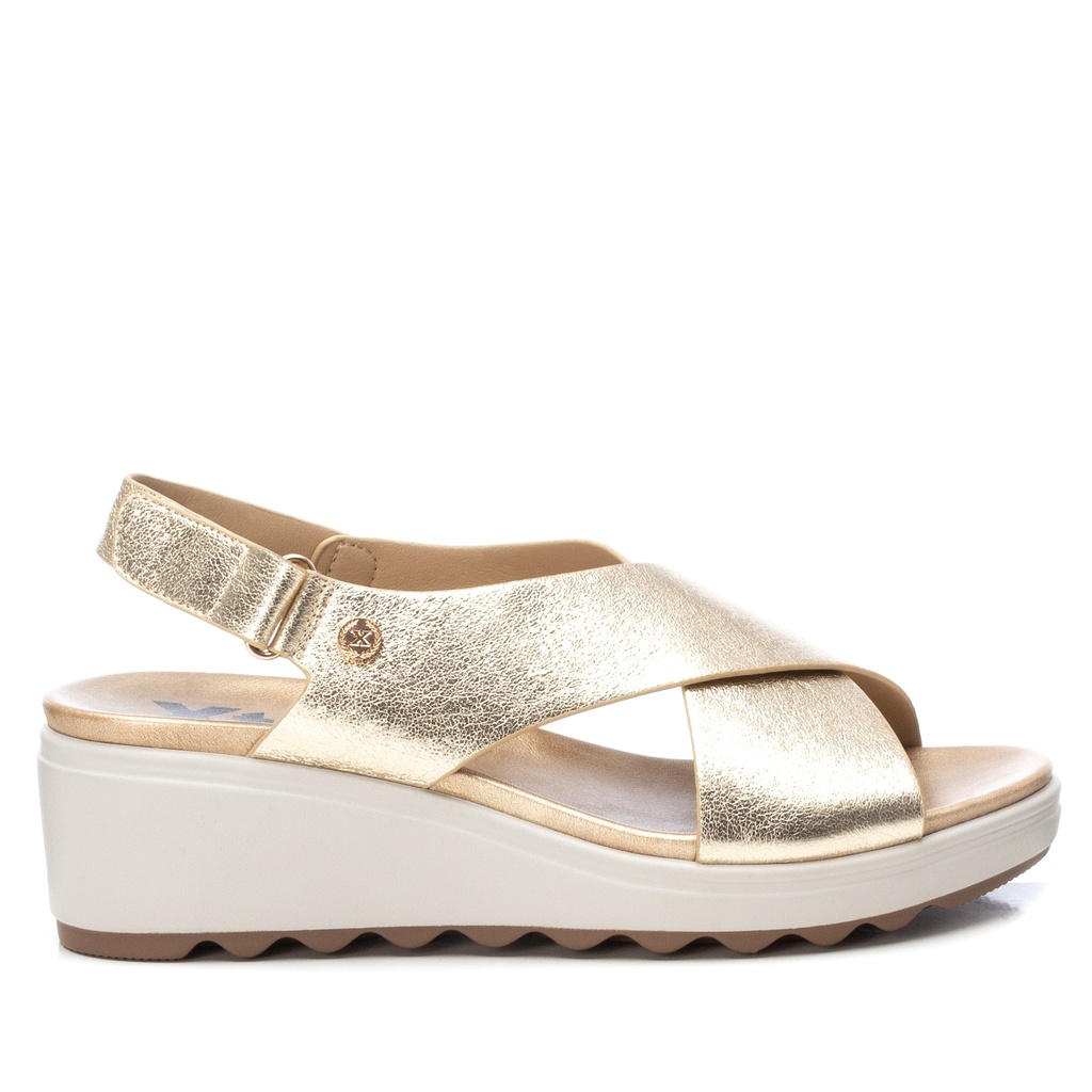 XTI / SANDALIA SRA C. ORO / CAJA DE 8 PARES
