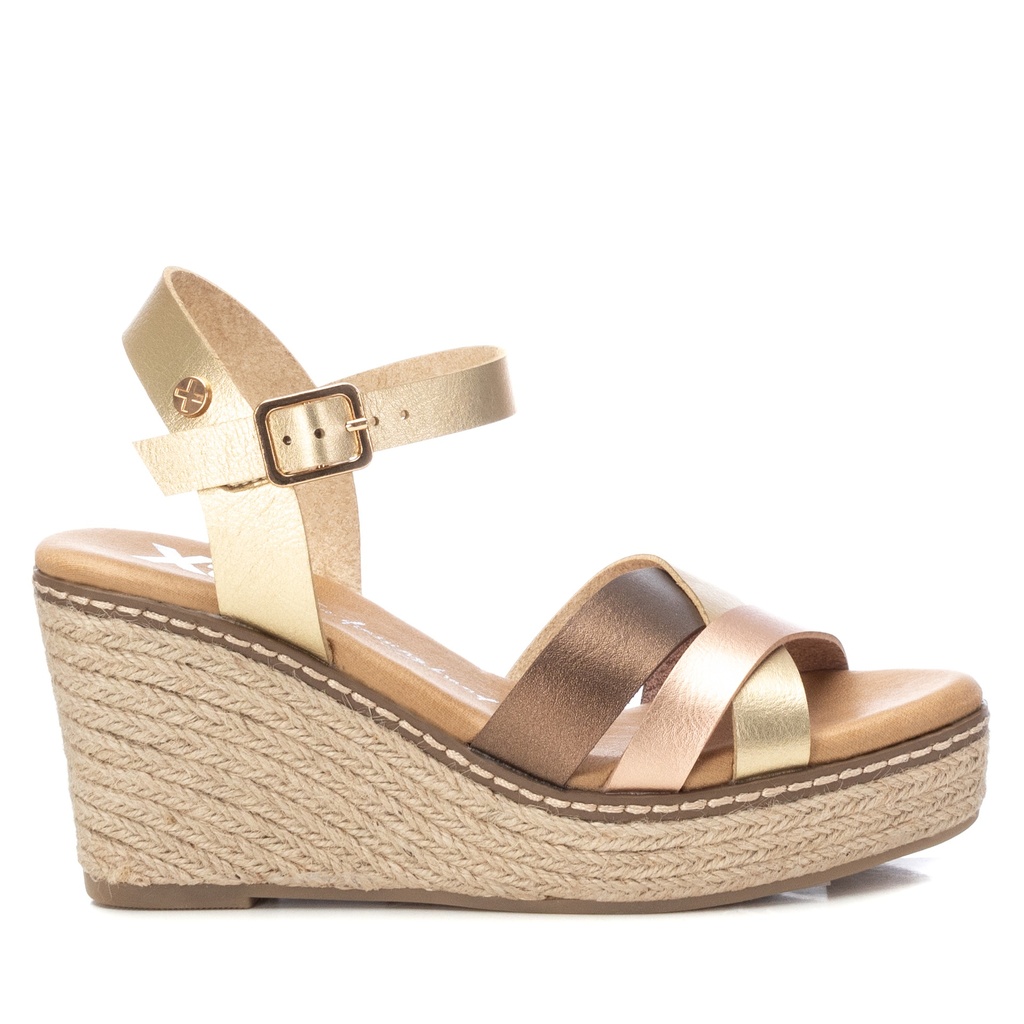 XTI / SANDALIA SRA C. ORO / CAJA DE 8 PARES