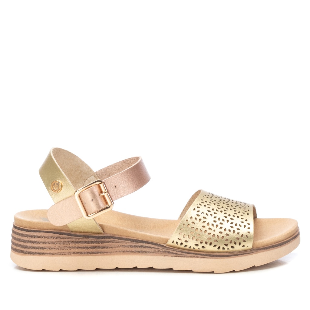 XTI / SANDALIA SRA C. ORO / CAJA DE 8 PARES