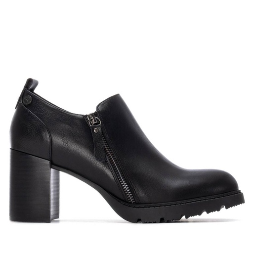 [144301 / 2.25.42386 / 8 / NEGRO / XTI FW25] 144301 / XTI / NEGRO / CAJA DE 8 PARES